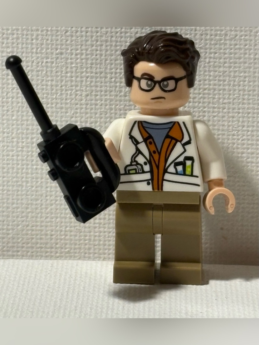 LEGO SCIENTIST 2 Sided Head MiniFigure frowning smiling with walkie